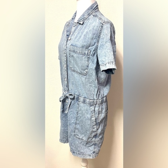 Gap Denim Short Sleeve Acid Wash Vintage Retro Style Iconic Romper
Size Small - Picture 6 of 8